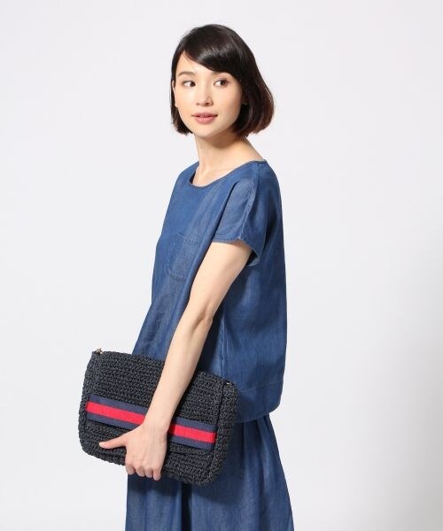 LEPSIM（レプシィム）の「【WEB先行予約】ペーパークラッチショルダーバッグ（バッグ・レディース・ライトベージュ/ブラウン/ネイビー・ONE SIZE）」の3枚目の写真