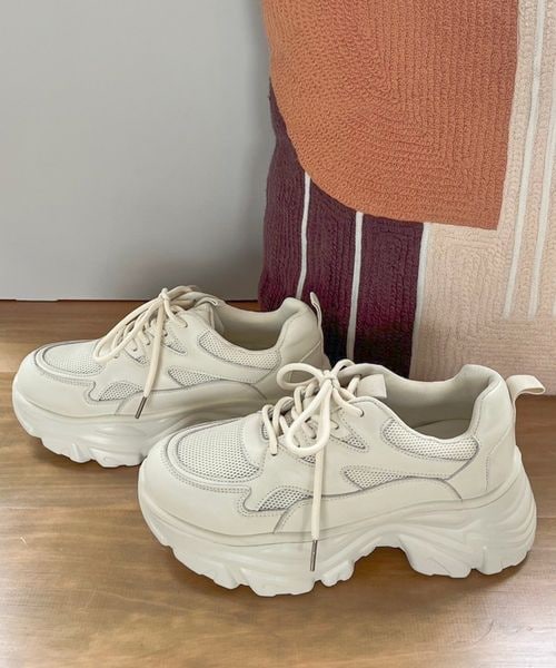 LOWRYS FARM(ローリーズファーム)の「ボリュームスニーカー(その他・アイボリー08/ブラック09・S(22~22.5)/M(23~23.5)/L(24~24.5))」の5枚目の写真