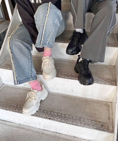 LOWRYS FARM(ローリーズファーム)の「ボリュームスニーカー(その他・アイボリー08/ブラック09・S(22~22.5)/M(23~23.5)/L(24~24.5))」の10枚目の写真