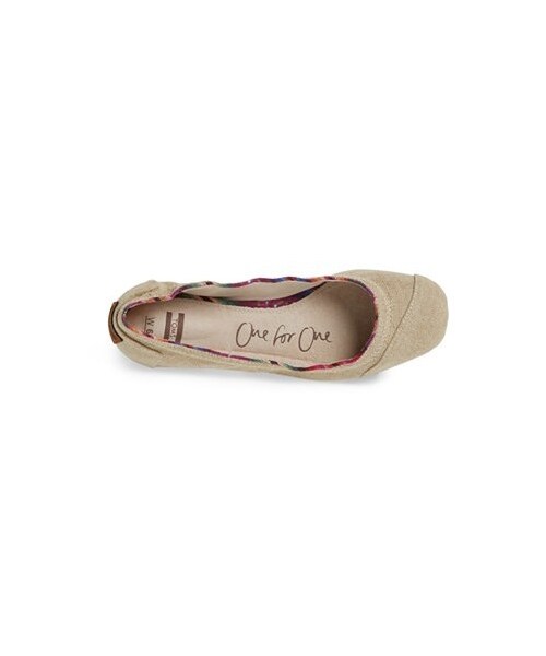 TOMS（トムス）の「TOMS Burlap Ballet Flat (Women)（シューズ・レディース・Natural Burlap・5 M/5.5 M/6 M/6.5 M/7 M/7.5 M/8 M/8.5 M/9 M/9.5 M/10 M/11 M）」の5枚目の写真