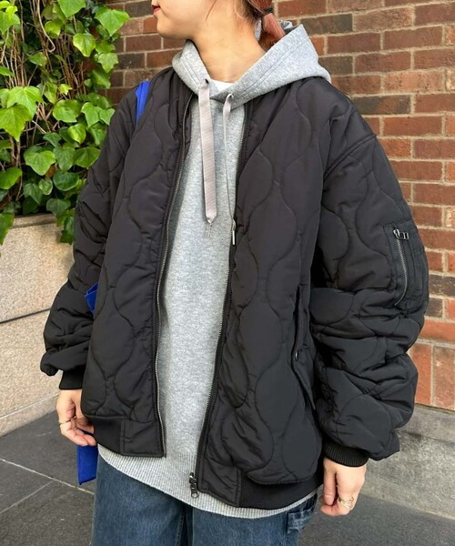 CIAOPANIC TYPY（チャオパニックティピー）の「【ユニセックス】リバーシブルキルティングMA-1（ジャケット/アウター・レディース・オフホワイト/カーキ/ブラック・ONE）」の2枚目の写真