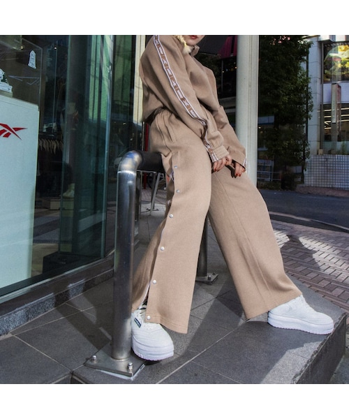 Reebok（リーボック）の「ジムワッグ サイドスリット ニットパンツ