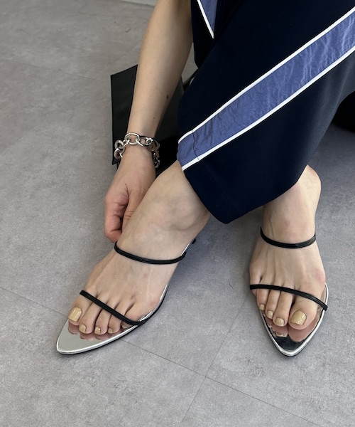 COLLAGE GALLARDAGALANTE(コラージュガリャルダガランテ)の「【PAPILLONNER/パピヨネ】ポインテッドヒール(シューズ・レディース・ゴールド/ブラウン/ブラック・S/M/L)」の2枚目の写真