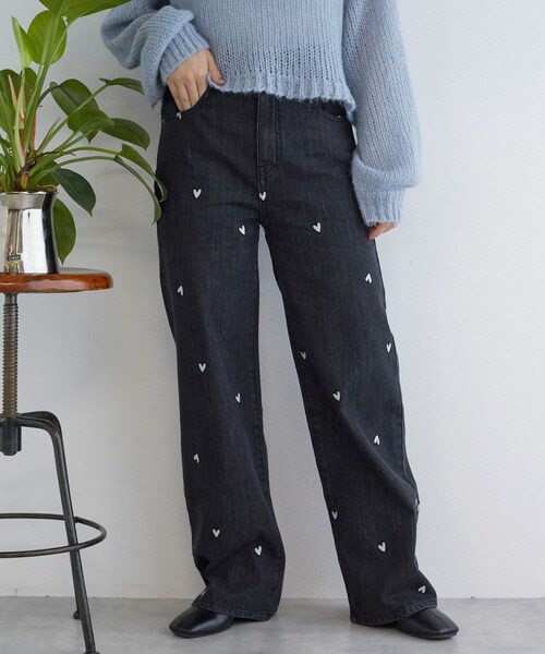 w closet（ダブルクローゼット）の「ハート柄刺繍デニムパンツ