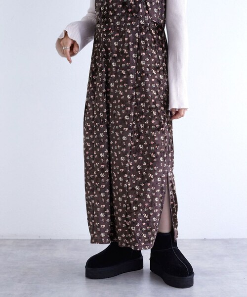 ブラウン クローゼット 花柄装飾付き ブラウン クローゼット 花柄装飾