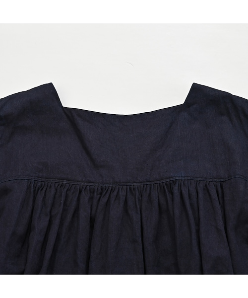 45R 粟サテンのタックドレス 刺繍付け襟 インディゴ染め ワンピース 45R 粟サテンのタックドレス 刺繍付け襟 インディゴ染め ワンピース