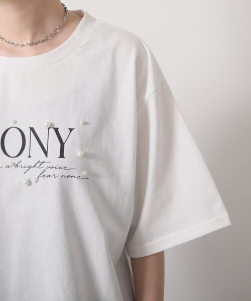 OUTLET(アウトレット)の「パール付ロゴビックTシャツ(トップス・レディース・クロ/オフシロ・FREE)」の7枚目の写真