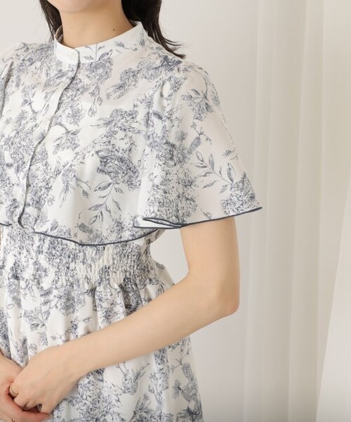 OUTLET(アウトレット)の「トワルドジュイ柄ラッフル切替ワンピース(ワンピース/ドレス・レディース・クロ/サックス/ネイビー/ベージュ・FREE)」の11枚目の写真