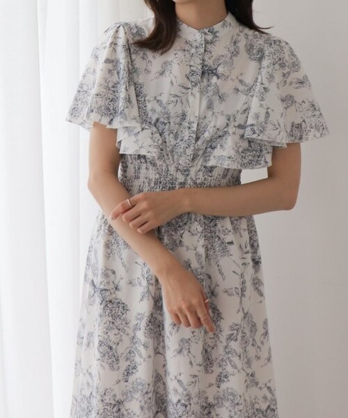 OUTLET(アウトレット)の「トワルドジュイ柄ラッフル切替ワンピース(ワンピース/ドレス・レディース・クロ/サックス/ネイビー/ベージュ・FREE)」の3枚目の写真