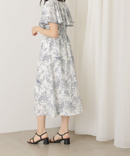OUTLET(アウトレット)の「トワルドジュイ柄ラッフル切替ワンピース(ワンピース/ドレス・レディース・クロ/サックス/ネイビー/ベージュ・FREE)」の5枚目の写真