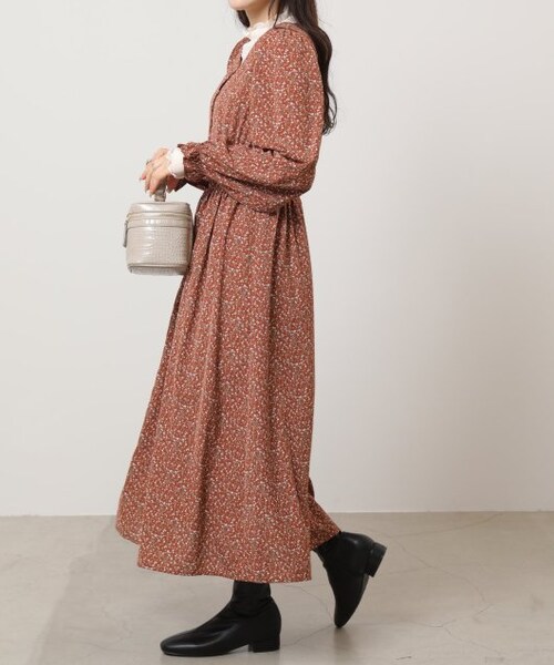 OUTLET（アウトレット）の「花柄ウエスト切替Vネックワンピース
