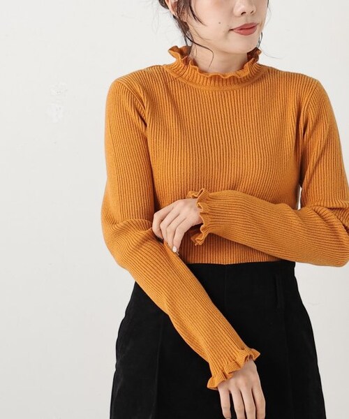 OUTLET(アウトレット)の「フリルハイネックプルオーバー(トップス・レディース・クロ/ブルー/グリーン/ベージュ/オレンジ/ワイン/オフシロ/ピスタチオ・FREE)」の5枚目の写真