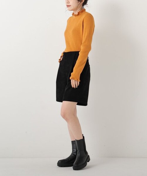 OUTLET(アウトレット)の「フリルハイネックプルオーバー(トップス・レディース・クロ/ブルー/グリーン/ベージュ/オレンジ/ワイン/オフシロ/ピスタチオ・FREE)」の10枚目の写真