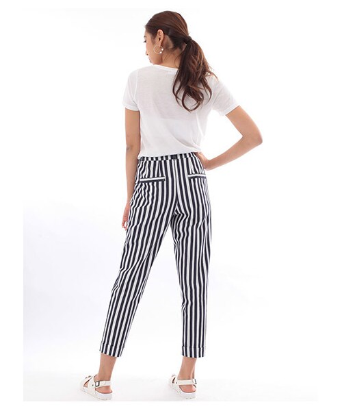 SPIRALGIRL(スパイラルガール)の「ストライプノンタックパンツ(パンツ・レディース・ブルー/ブラック/ネイビー・1/2)」の5枚目の写真