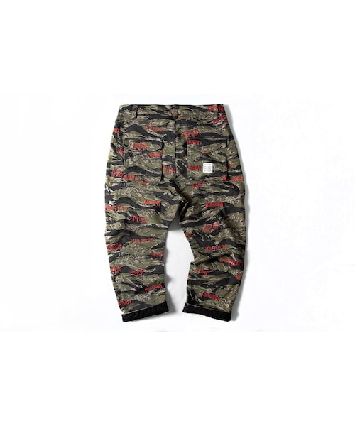 Slightly Numb（スライトリーナム）の「HEADBANGER CAMO PANTS（パンツ・Black Stitch/Red Stitch・01/02/03）」の4枚目の写真