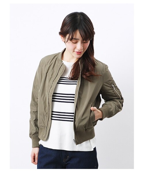 earth music&ecology(アースミュージックアンドエコロジー)の「<WEB限定大きな・小さなサイズ>MA-1ブルゾン(ブルゾン ・レディース・オフホワイト/カーキ/ネイビー・L)」の7枚目の写真