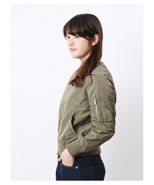 earth music&ecology(アースミュージックアンドエコロジー)の「<WEB限定大きな・小さなサイズ>MA-1ブルゾン(ブルゾン ・レディース・オフホワイト/カーキ/ネイビー・L)」の2枚目の写真