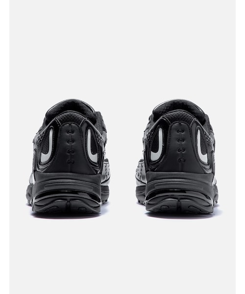 RAF SIMONS（ラフシモンズ）の「ULTRASCEPTRE（その他・レディース・Black / White Alyssum・EU 37/EU 38/EU 39/EU 40/EU 41）」の3枚目の写真