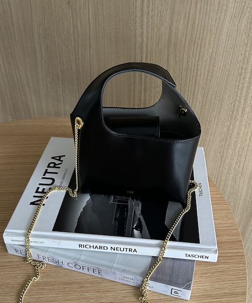 CAPRICIEUX LE'MAGE（カプリシューレマージュ）の「＜tov/トーヴ＞BRIDGEショルダーバッグ（ショルダーバッグ・レディース・ベージュ/ブラック・F）」の2枚目の写真