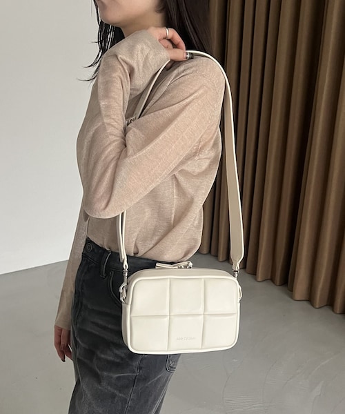 CAPRICIEUX LE'MAGE(カプリシューレマージュ)の「〈ADD CULUMN/アドカラム〉PUFF CROSS BODYバッグ(バッグ・レディース・ホワイト/グレー/ブラック・F)」の1枚目の写真
