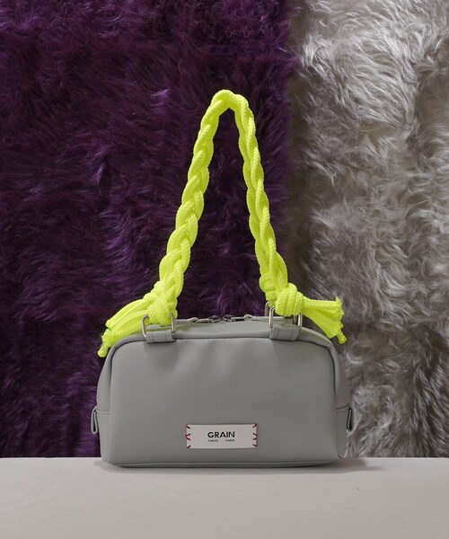 CIAOPANIC(チャオパニック)の「【GRAIN/グレイン】 三つ編みハンドルボストン #Grouse(ハンドバッグ・レディース・レッド/グレー/ブラック・FREE)」の3枚目の写真