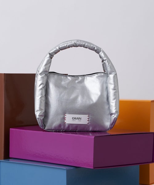 CIAOPANIC(チャオパニック)の「【GRAIN/グレイン】クッションミニトート #Chirrup(ハンドバッグ・レディース・イエロー/ゴールド/ブルー/ピンク/シルバー・FREE)」の4枚目の写真