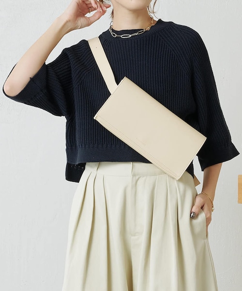 COLLAGE GALLARDAGALANTE（コラージュガリャルダガランテ）の「【PAPILLONNER/パピヨネ】レザーウエストバッグ（バッグ・レディース・ブラック/アイボリー・FREE）」の2枚目の写真