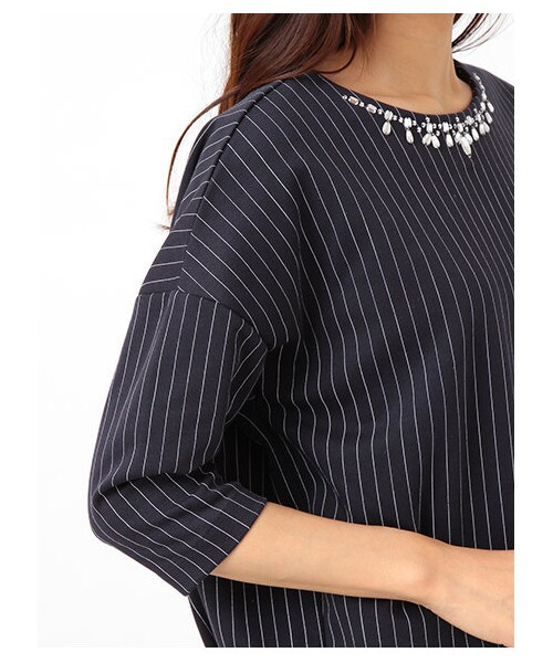 earth music&ecology（アースミュージックアンドエコロジー）の「衿ビジューストライププルオーバー（カットソー・レディース・アイボリー/ライトグレー/ネイビー・F）」の5枚目の写真