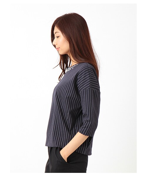 earth music&ecology（アースミュージックアンドエコロジー）の「衿ビジューストライププルオーバー（カットソー・レディース・アイボリー/ライトグレー/ネイビー・F）」の2枚目の写真