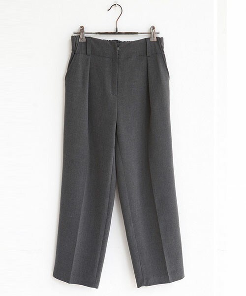 DHOLIC（ディーホリック）の「ワイドクロップドタックパンツ（その他パンツ・レディース・ホワイトアイボリー/ブラック/ネイビー/ディープグレー・free）」の3枚目の写真