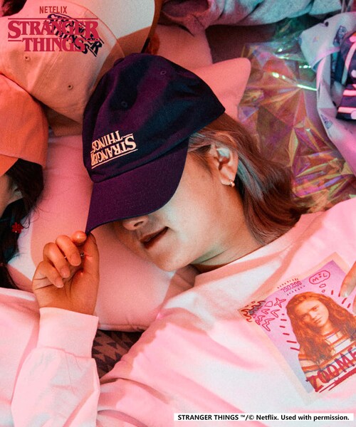 CIAOPANIC TYPY（チャオパニックティピー）の「【STRANGER THINGS】ロゴ刺繍キャップ（キャップ・レディース・ホワイト/ベージュ/グリーン/ネイビー/ピンク/チャコールグレー・ONE）」の5枚目の写真