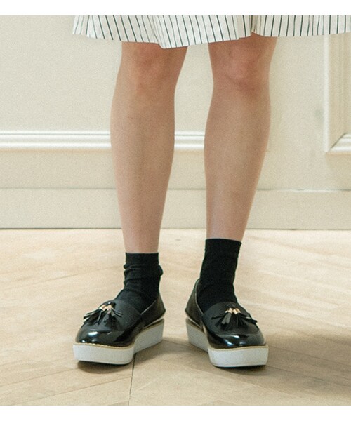 mysty woman（ミスティウーマン）の「タッセル厚底スリッポン（シューズ・レディース・アイボリー/ネイビー/ブラック・M/L）」の2枚目の写真