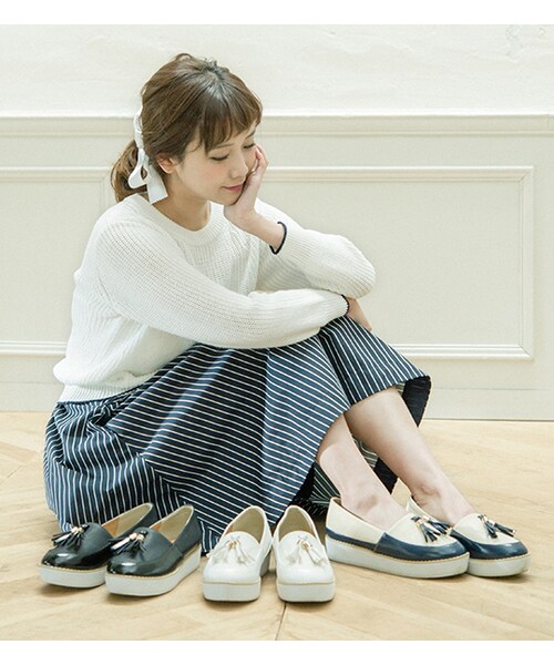 mysty woman（ミスティウーマン）の「タッセル厚底スリッポン（シューズ・レディース・アイボリー/ネイビー/ブラック・M/L）」の4枚目の写真