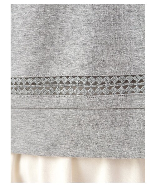 earth music&ecology（アースミュージックアンドエコロジー）の「ポンチレース切替プルオーバー（カットソー・レディース・オフホワイト/杢ライトグレー/ネイビー・F）」の6枚目の写真