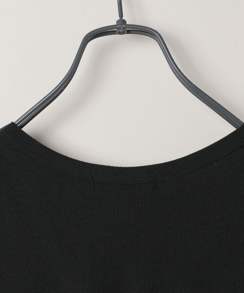 JEANASIS（ジーナシス）の「スムーステレコUネックLS TEE（トップス・ホワイト(05)/ブラック(09)/ブラック×ホワイト(19)・FREE）」の16枚目の写真