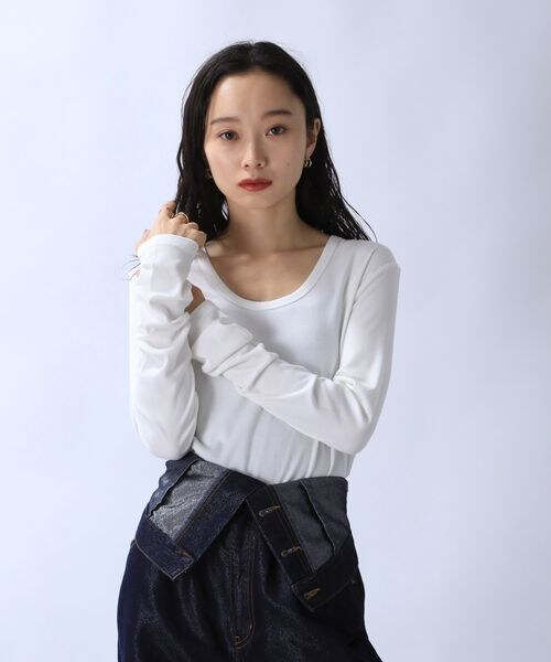 JEANASIS（ジーナシス）の「スムーステレコUネックLS TEE（トップス・ホワイト(05)/ブラック(09)/ブラック×ホワイト(19)・FREE）」の6枚目の写真