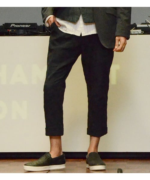 KATHARINE HAMNETT LONDON (キャサリンハムネットロンドン)の「CROPPED JACQUARD(パンツ・メンズ・ブラック/ネイビー/ホワイト・S/M/L/XL)」の2枚目の写真