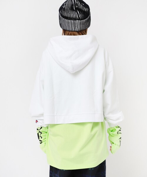 RNA（アールエヌエー）の「M2198 ショートフーディー（トップス・レディース・ホワイト/ライムグリーン/ブラック）」の6枚目の写真