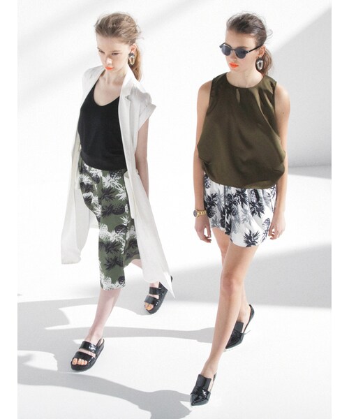 MURUA（ムルーア）の「【MODE】ananas柄ガウチョパンツ（パンツ・レディース・ホワイト/カーキ・91/92）」の3枚目の写真