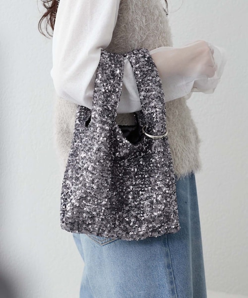 CIAOPANIC TYPY(チャオパニックティピー)の「【2024SS新作】カラビナ付きスパンコールBAG(バッグ・レディース・ブラック/シルバー/グレー/ピンク・ONE)」の2枚目の写真