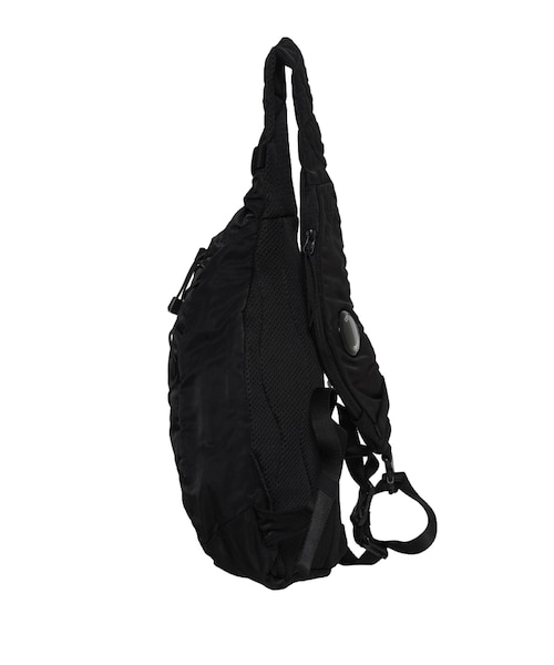 C.P. COMPANY（シーピーカンパニー）の「NYLON B CROSSBODY RUCKSACK（バッグ・メンズ・BLACK/01/GRAY/07・F）」の3枚目の写真