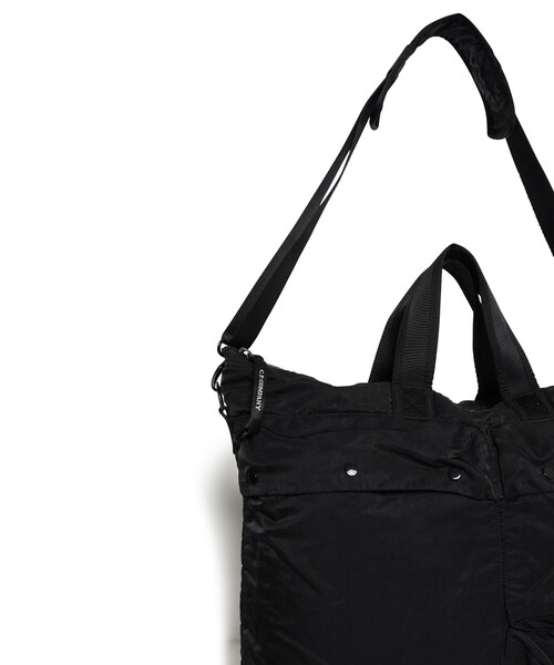 C.P. COMPANY（シーピーカンパニー）の「NYLON B TOTE BAG（バッグ・メンズ・BLACK/01・F）」の5枚目の写真