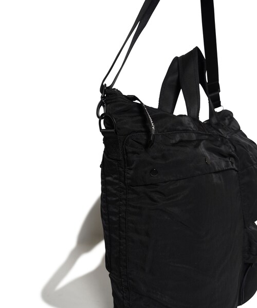 C.P. COMPANY（シーピーカンパニー）の「NYLON B TOTE BAG（バッグ・メンズ・BLACK/01・F）」の6枚目の写真