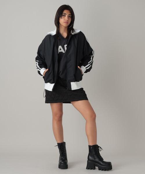 FOREVER 21（フォーエバー トゥエンティーワン）の「WEB限定トラックジャケット（ジャケット/アウター・オフホワイト05/ブラック09/ネイビー88・FREE）」の5枚目の写真