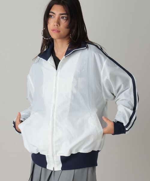 FOREVER 21（フォーエバー トゥエンティーワン）の「WEB限定トラックジャケット（ジャケット/アウター・オフホワイト05/ブラック09/ネイビー88・FREE）」の22枚目の写真