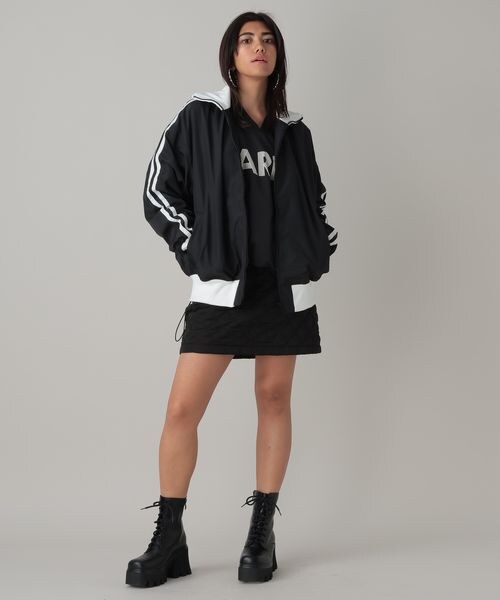 FOREVER 21（フォーエバー トゥエンティーワン）の「WEB限定トラックジャケット（ジャケット/アウター・オフホワイト05/ブラック09/ネイビー88・FREE）」の4枚目の写真