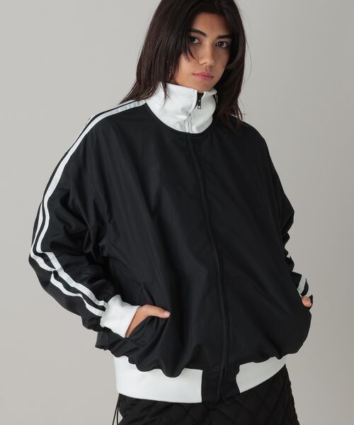 FOREVER 21（フォーエバー トゥエンティーワン）の「WEB限定トラックジャケット（ジャケット/アウター・オフホワイト05/ブラック09/ネイビー88・FREE）」の11枚目の写真