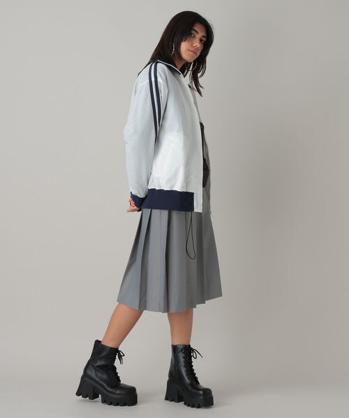 FOREVER 21（フォーエバー トゥエンティーワン）の「WEB限定トラックジャケット（ジャケット/アウター・オフホワイト05/ブラック09/ネイビー88・FREE）」の18枚目の写真