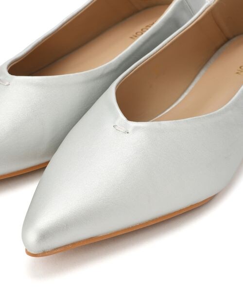 saloon（サルーン）の「ポインテッドパンプス（シューズ・シルバー01/ゴールド02/ブラック19・S(22.5cm)/M(23.5cm)/L(24.5cm)）」の19枚目の写真