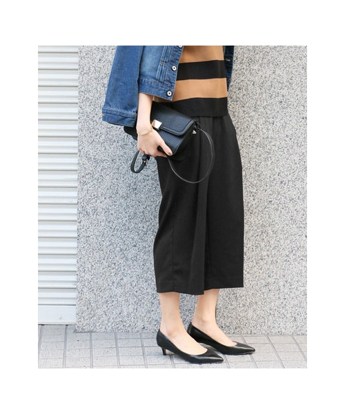 URBAN RESEARCH DOORS(アーバンリサーチドアーズ)の「クロップドタックパンツ(パンツ・レディース・NAVY/BLACK・36/38)」の6枚目の写真